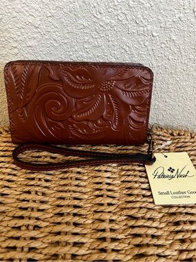 Patricia Nash Tooled Koumi Florence Wristlet Wallet